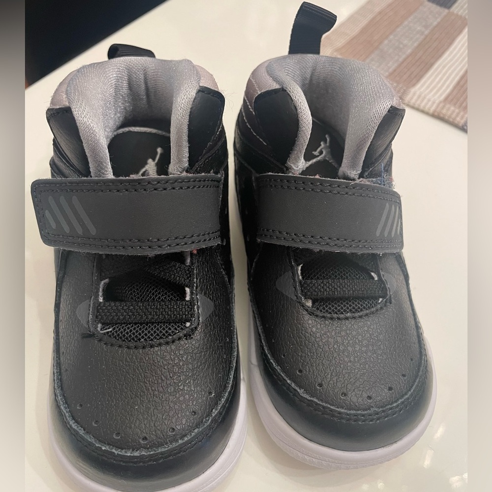 Jordan kids high top shoes